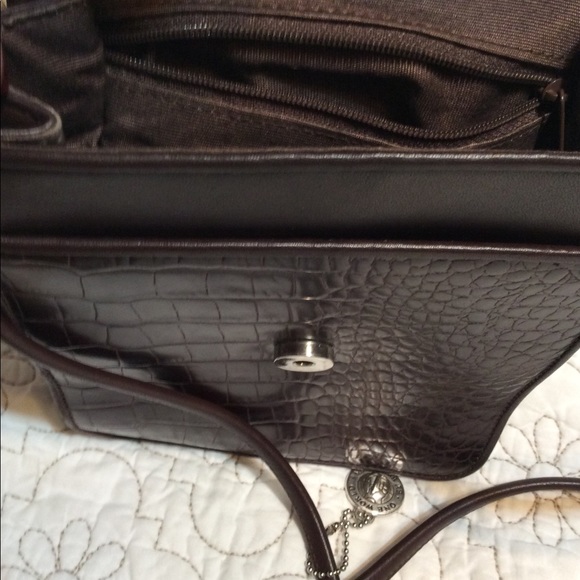 Brighton Crossbody - Picture 4 of 9